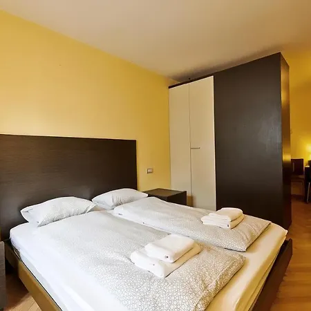 Halkova 5 * Prague